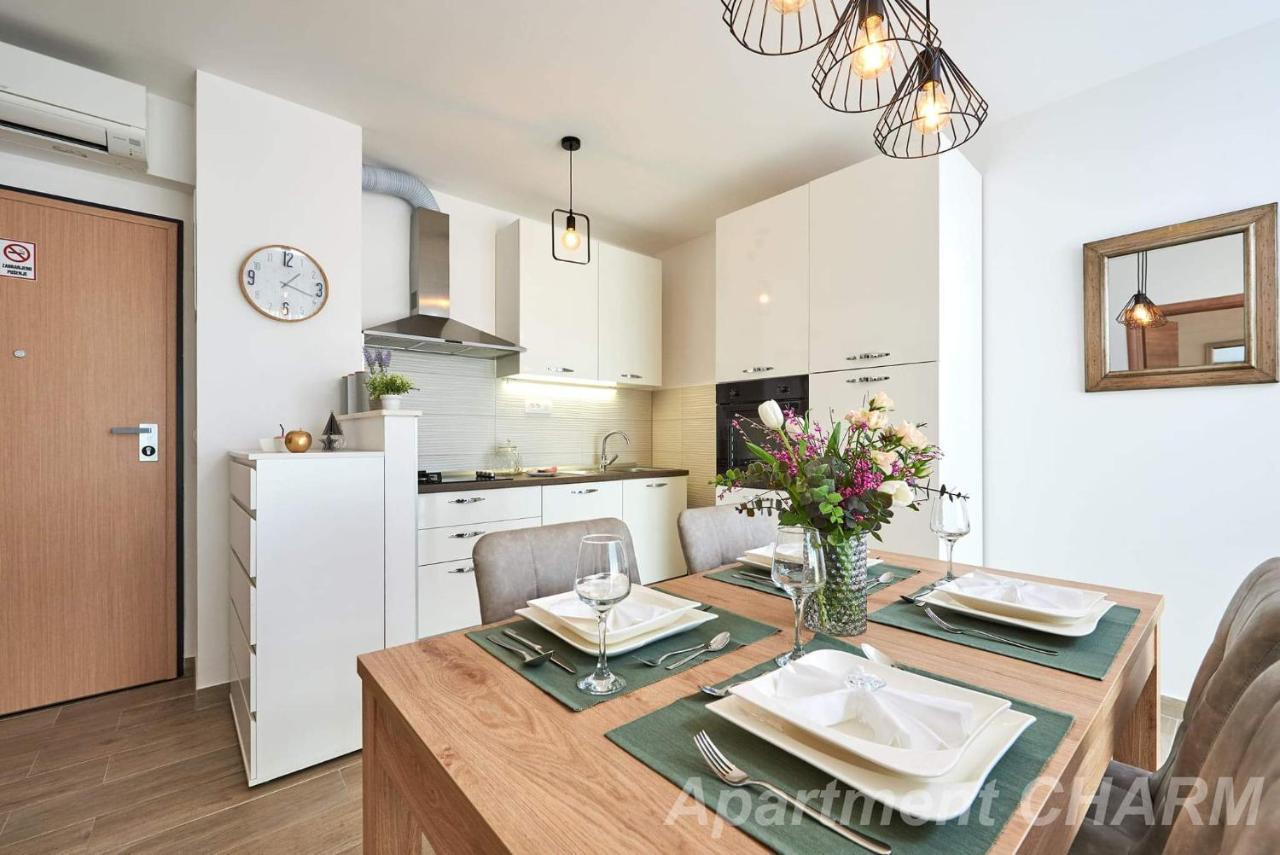 Luxury Apartment Charm With Pool تروغير المظهر الخارجي الصورة