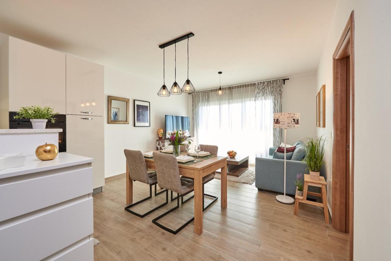 Luxury Apartment Charm With Pool تروغير المظهر الخارجي الصورة