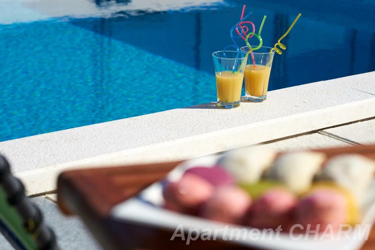 Luxury Apartment Charm With Pool تروغير المظهر الخارجي الصورة
