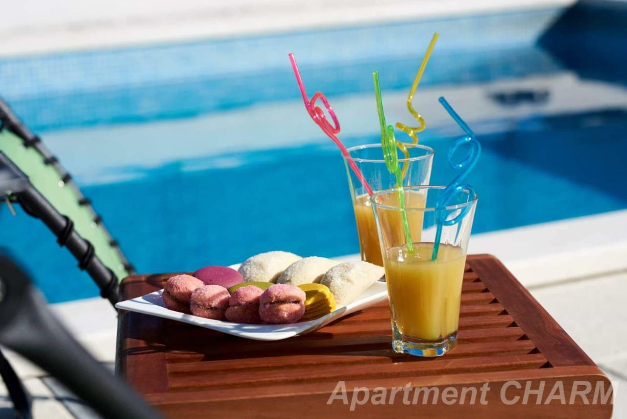 Luxury Apartment Charm With Pool تروغير المظهر الخارجي الصورة